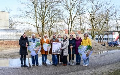 „abpflastern“ – Start auf der Fläche des Tiny Forest